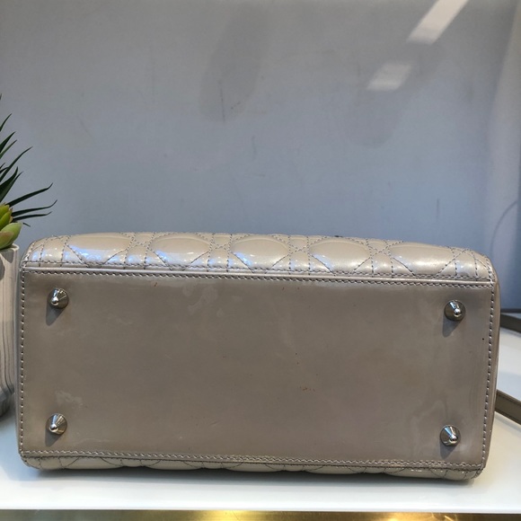 Dior Medium Lady Dior - Nude Patent - Picture 4 of 4